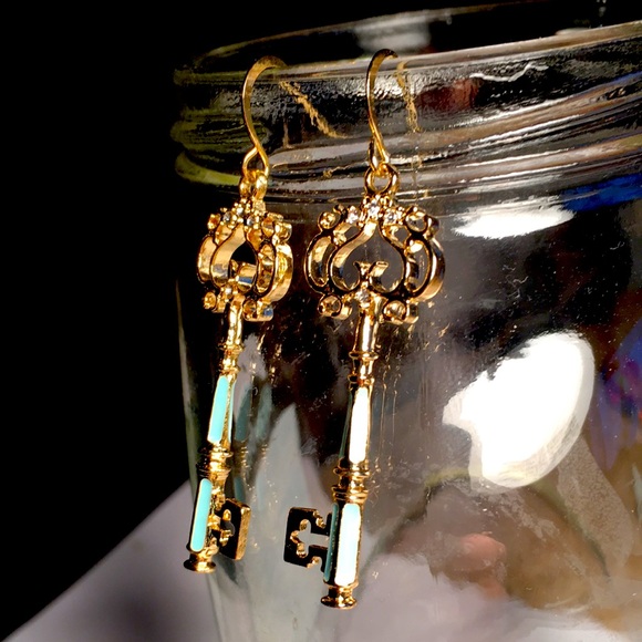 Gold tone crystal embellished blue enamel retro key pierced wire earrings - Picture 13 of 17